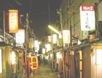 昭和ロマンの風情あふれる屋台街「金沢中央味食街」